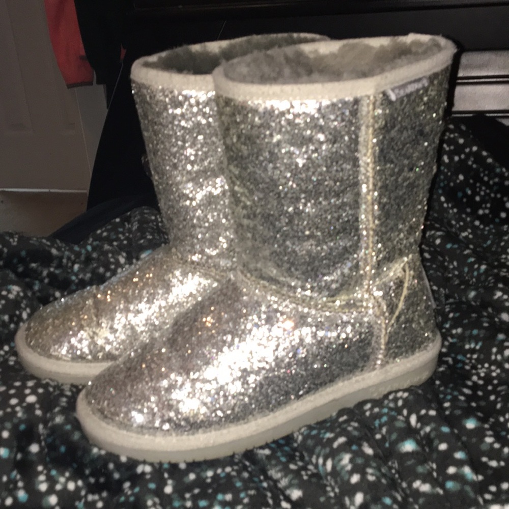 silver sparkly bearpaw boots size 8